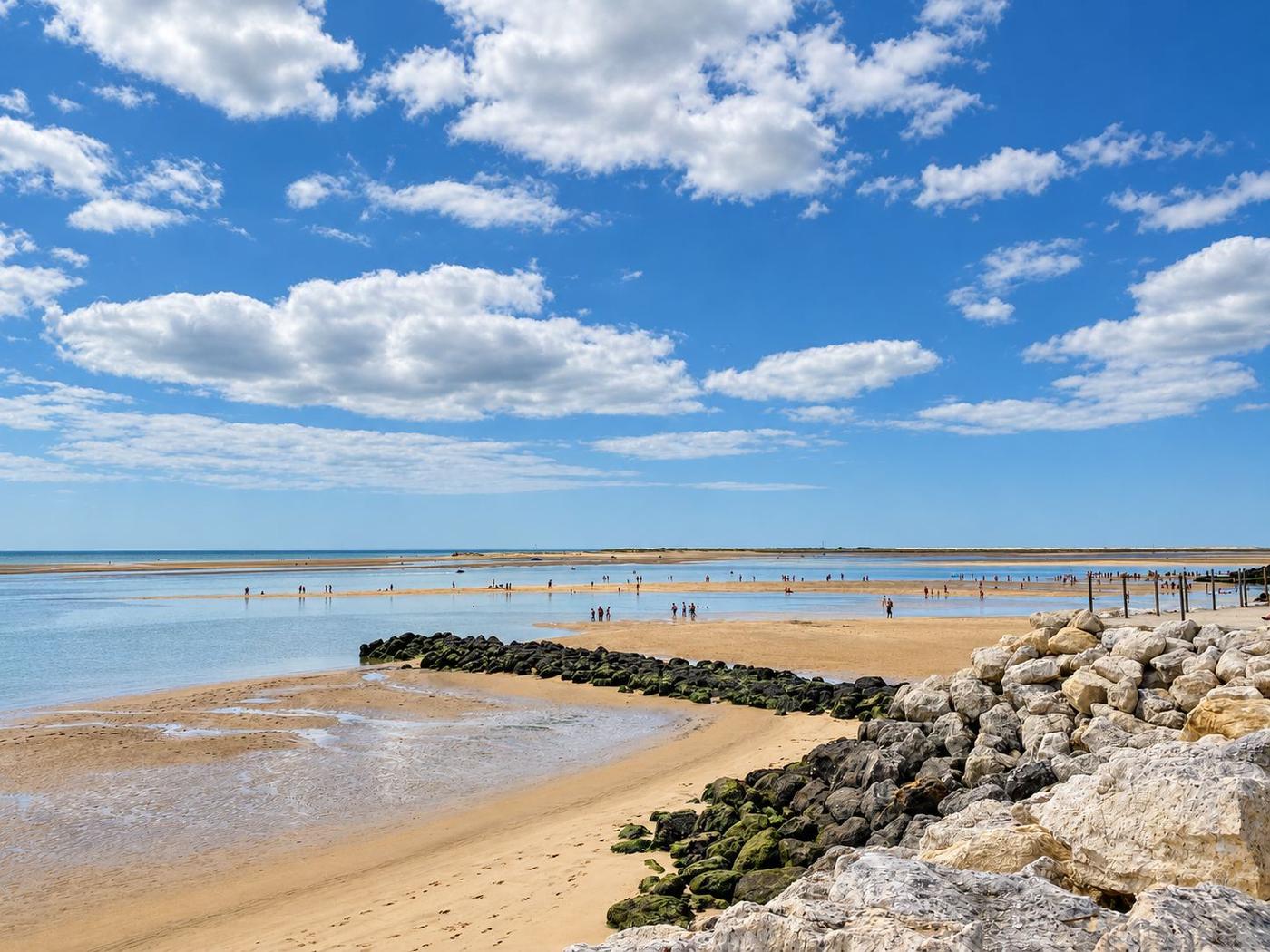 La plage de La Palmyre à marée basse
